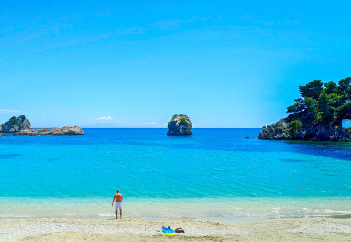 galazoprasina-nera-paralia-preveza-ellada