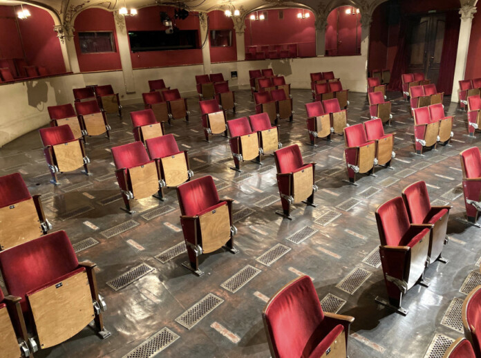 theatra_heimona_dialeimma