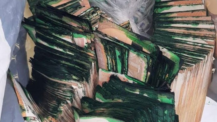 xromatismena_xartonomismata