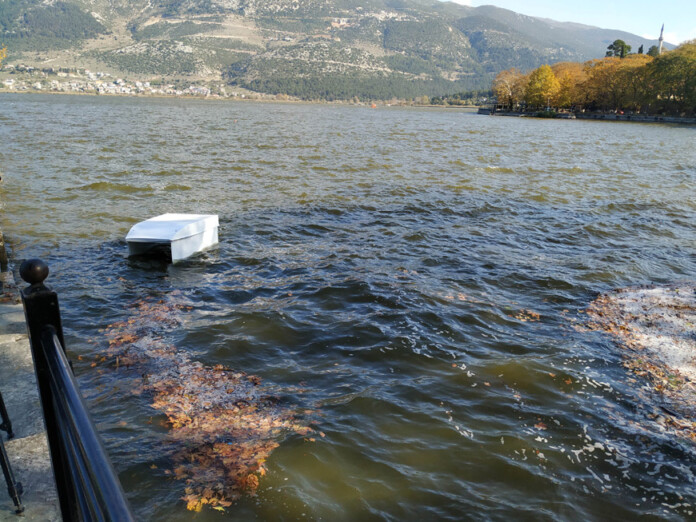 mixanima-katharismou-limnis