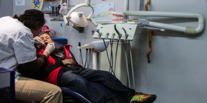 odontriatroi-giatros odontriatroi-giatros