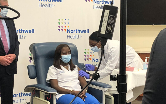 sandra-lindsay-vaccine-covid-TWITTER