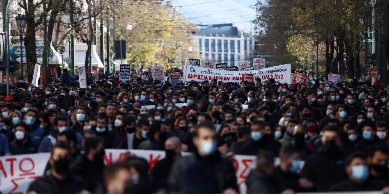 Εικόνες μεγάλου συνωστισμού στο πανεκπαιδευτικό συλλαλητήριο - EPIRUS Online