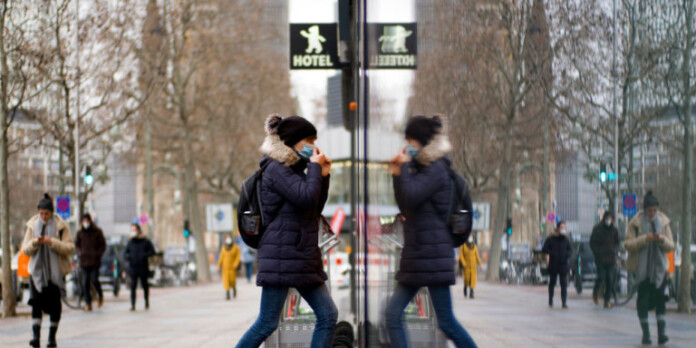 politis-germania-maska-lockdown