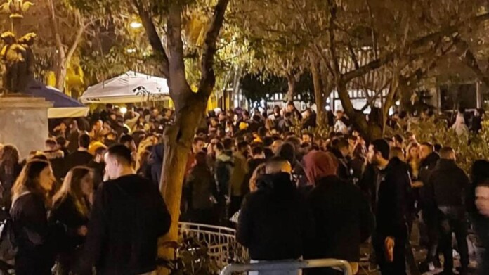 ΚΟΡΩΝΟΠΑΡΤΙ