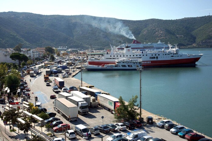 ΛΙΜΑΝΙ ΗΓΟΥΜΕΝΙΤΣΑ