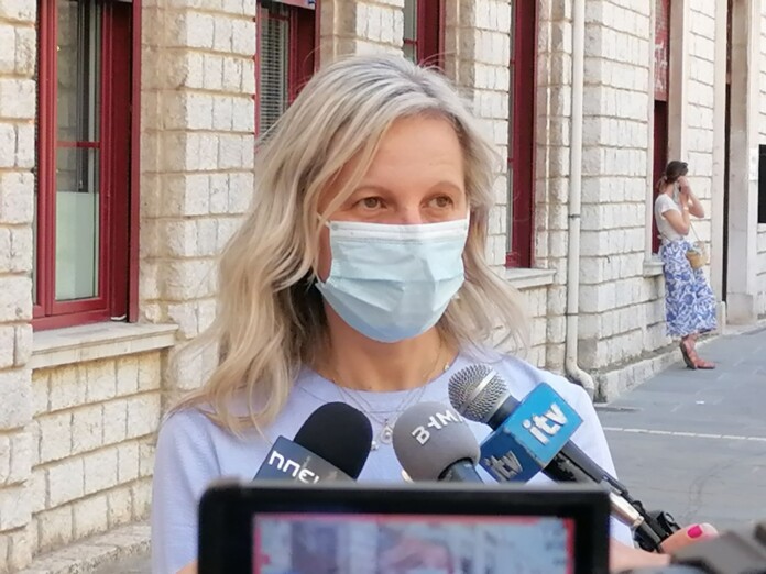ΑΓΝΗ ΝΑΚΟΥ