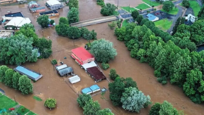 ΒΟΡΕΙΑ ΚΑΡΟΛΙΝΑ ΠΛΗΜΜΥΡΕΣ