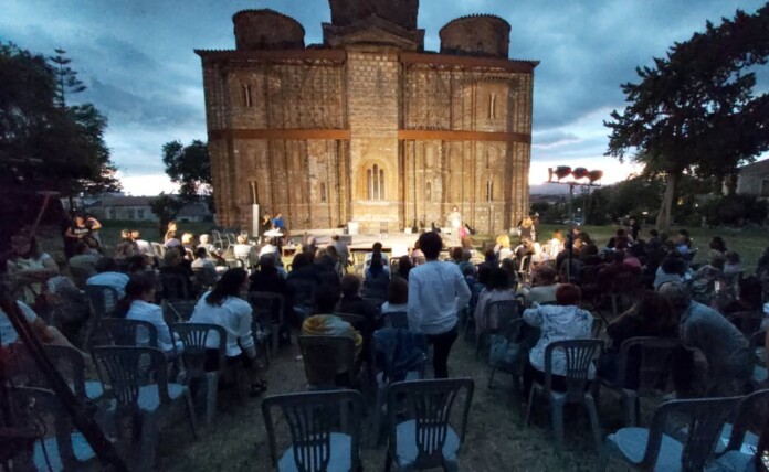 ΑΡΤΑ ΟΥΤΕ ΜΙΑ ΛΙΓΟΤΕΡΗ