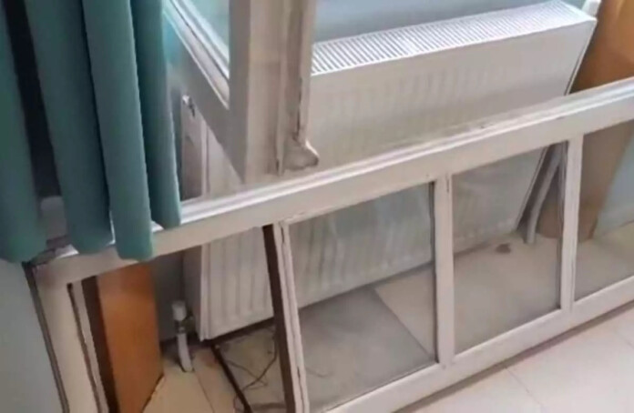 ΠΑΡΑΘΥΡΟ ΠΕΣΜΕΝΟ ΣΧΟΛΕΙΟ