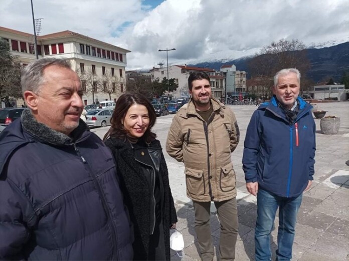 ΓΡΙΒΑΣ ΗΜΕΡΑ ΓΥΝΑΙΚΑΣ