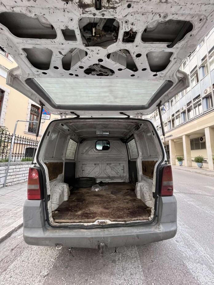 ΑΥΤΟΚΙΝΗΤΟ ΜΕΤΑΝΑΣΤΕΣ