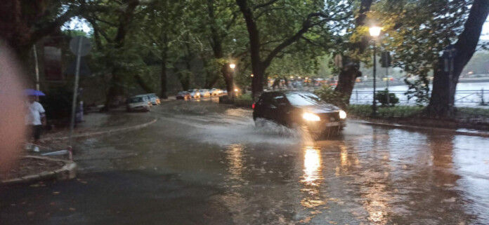 ΒΡΟΧΗ ΠΑΡΑΛΙΜΝΙΟ