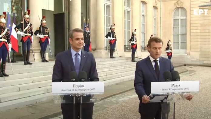 ΜΗΤΣΟΤΑΚΗΣ ΜΑΚΡΟΝ ΠΑΡΙΣΙ