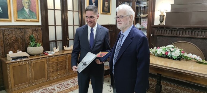 ΠΟΛΩΝΟΣ ΠΡΕΣΒΗΣ ΕΛΙΣΑΦ