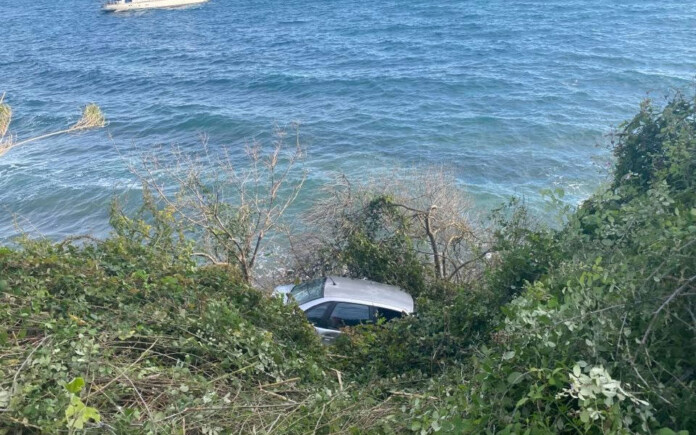 ΑΥΤΟΚΙΝΗΤΟ ΓΚΡΕΜΟΣ