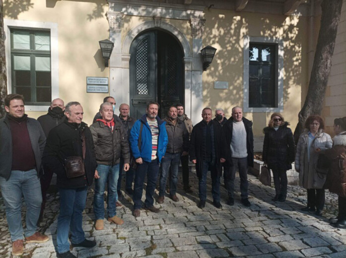 ΕΚΠΑΙΔΕΥΤΙΚΟΙ ΜΟΝΙΜΟΠΟΙΗΣΗ