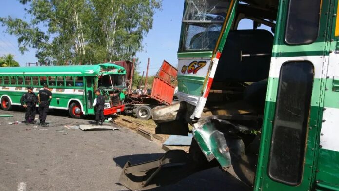 ΙΝΔΙΑ ΣΥΓΚΡΟΥΣΗ ΛΕΩΦΟΡΕΙΩΝ