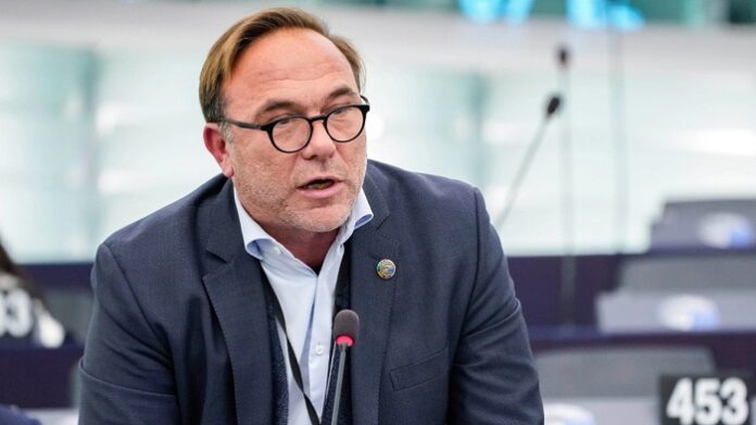 ΠΕΤΡΟΣ ΚΟΚΚΑΛΗΣ