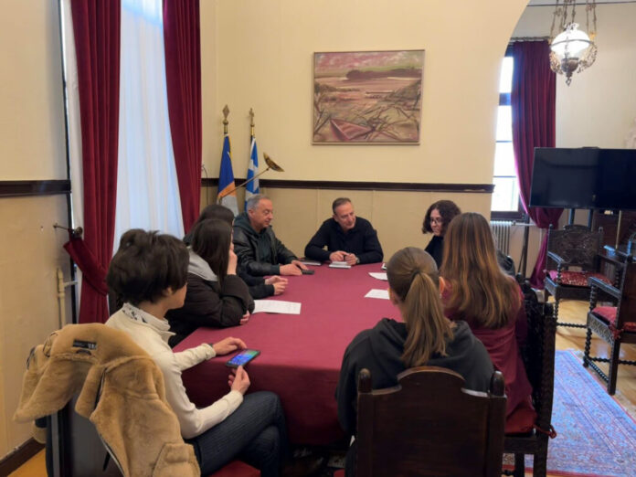 ΜΑΘΗΤΕΣ ΔΗΜΑΡΧΕΙΟ