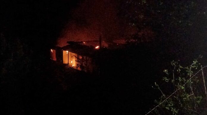 ΦΩΤΙΑ ΣΠΙΤΙ ΠΛΑΚΑ