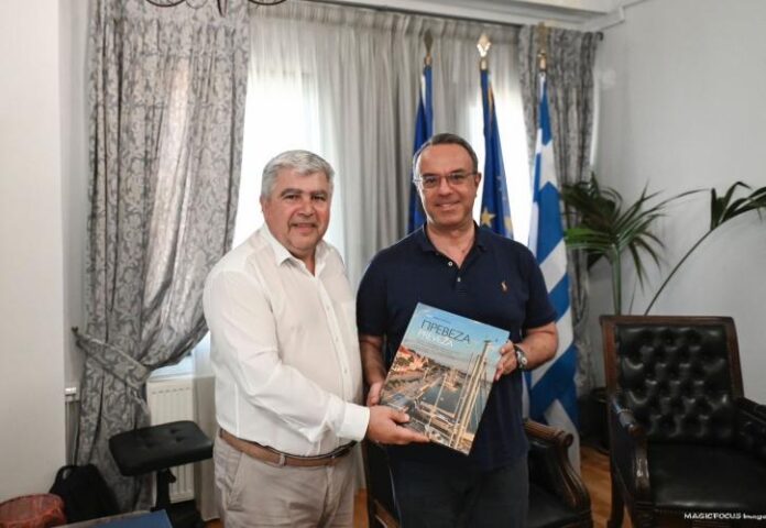 ΓΕΩΡΓΑΚΟΣ ΣΤΑΪΚΟΥΡΑΣ