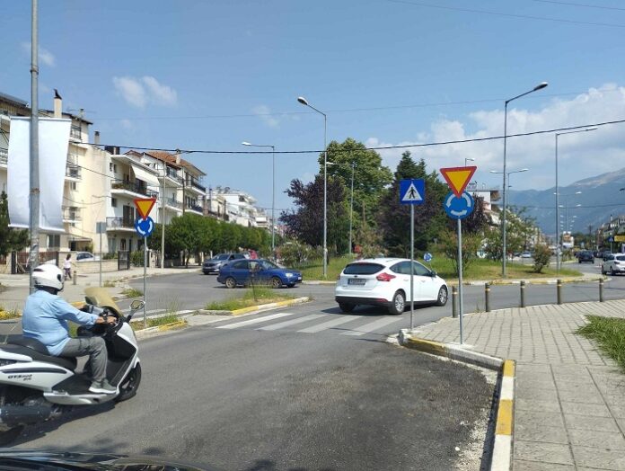 ΠΙΝΑΚΙΔΕΣ ΚΟΜΒΟΙ