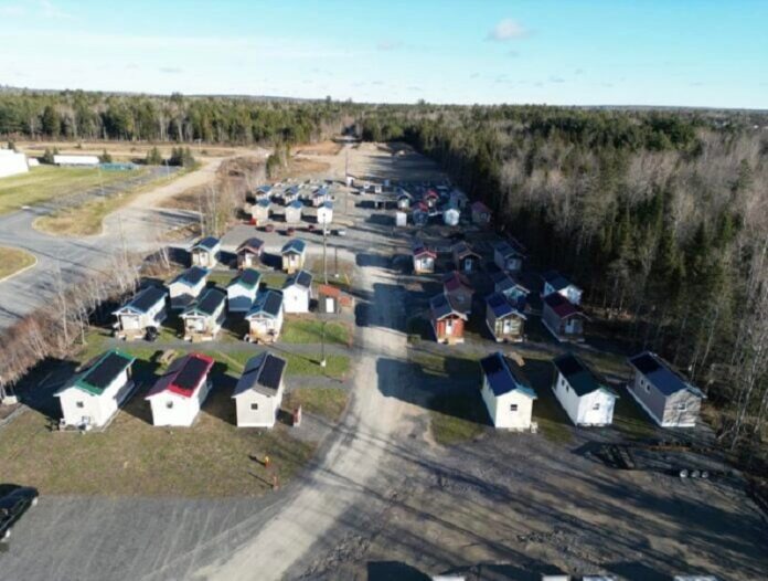 ΕΚΑΤΟΜΜΥΡΙΟΥΧΟΣ ΣΠΙΤΙΑ