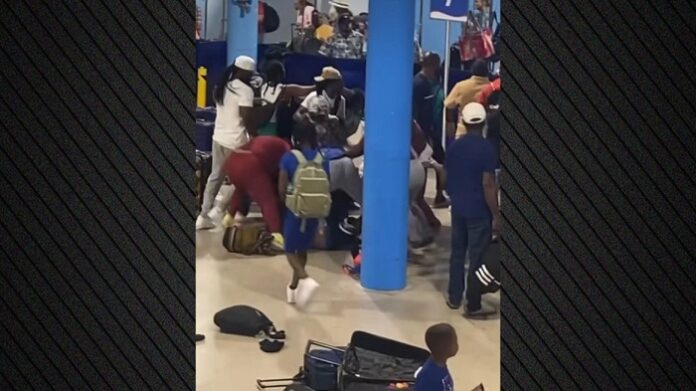 ΚΑΥΓΑΣ ΚΡΟΥΑΖΙΕΡΟΠΛΟΙΟ ΤΕΞΑΣ