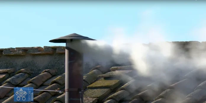 ΠΑΠΑΣ ΛΕΥΚΟΣ ΚΑΠΝΟΣ.jpg