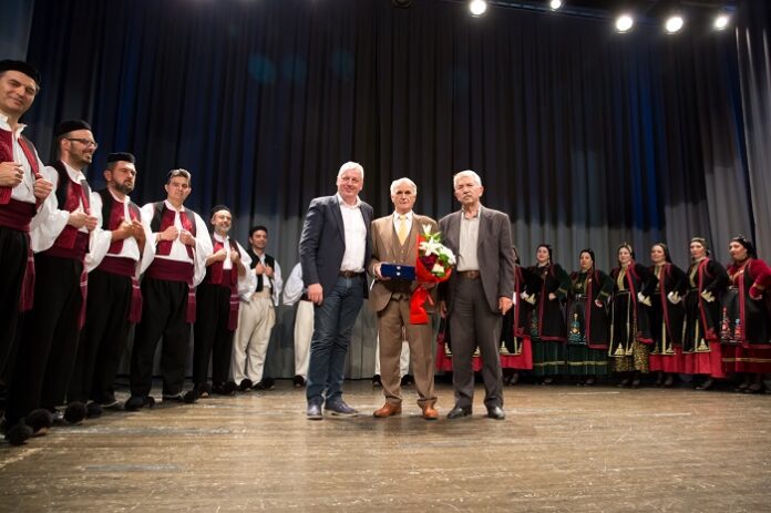 ΣΙΑΤΡΑΣ ΕΚΔΗΛΩΣΗ