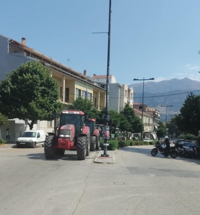 ΑΓΡΟΤΕΣ ΤΡΑΚΤΕΡ