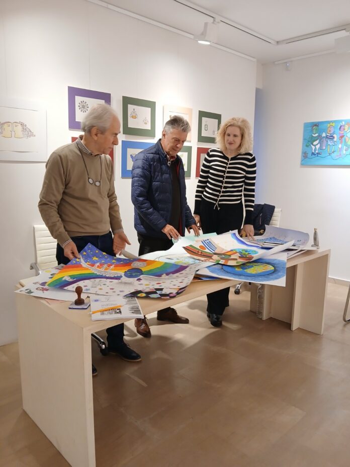 ΛΑΪΟΝΣ ΔΙΑΓΩΝΙΣΜΟΣ ΑΦΙΣΑΣ