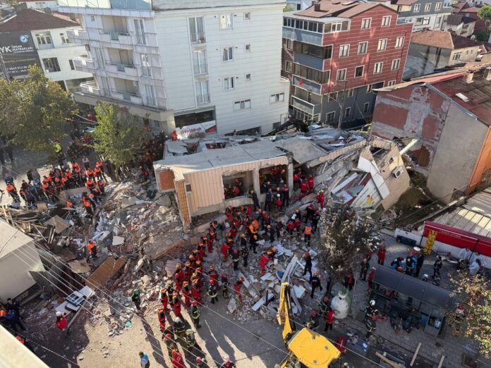 ΤΟΥΡΚΙΑ ΚΑΤΑΡΡΕΥΣΗ ΚΤΙΡΙΟΥ