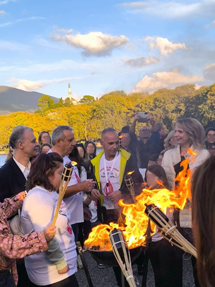 ΦΛΟΓΑ ΑΓΑΠΗΣ2_censored